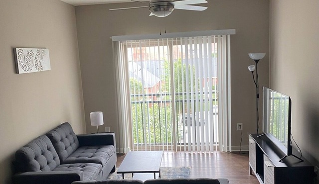 Gated Downtown 1-bedroom w/free onsite parking/Gym
