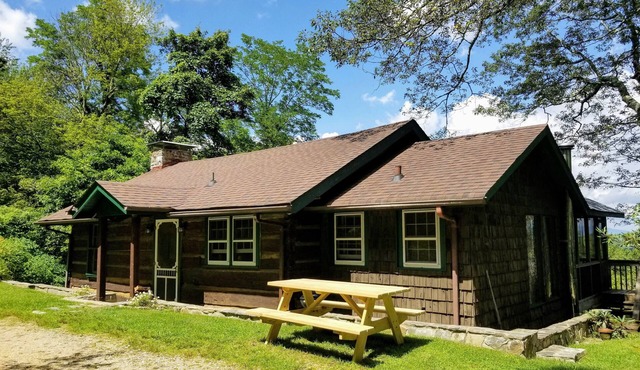 Gingercake Acres- Now with A/C! Next to Linville Gorge Wilderness. Dog friendly!