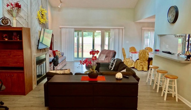 Golfers Dream 3 Bed 2 and Half Bath off Litchfield CC