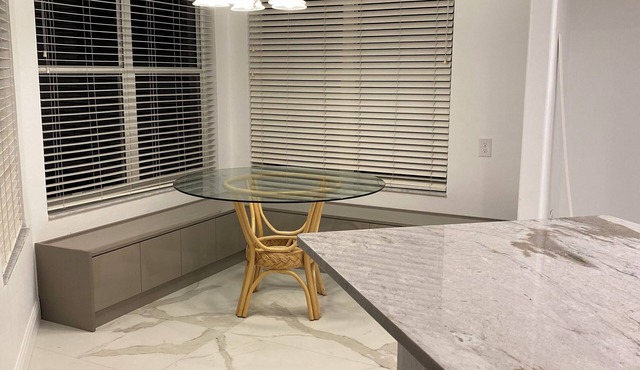Gorgeously remodeled Lexington CC first floor Golf condo