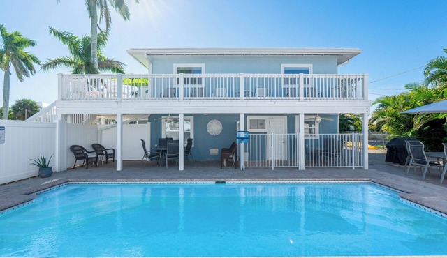 🌊Great Shared Pool | Easy Beach Access | Blue Pearl Manor Upper🌊