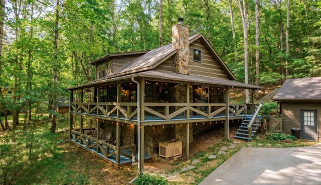 Gym, Sauna, Spa, Firepit, Game Room + Playground!
