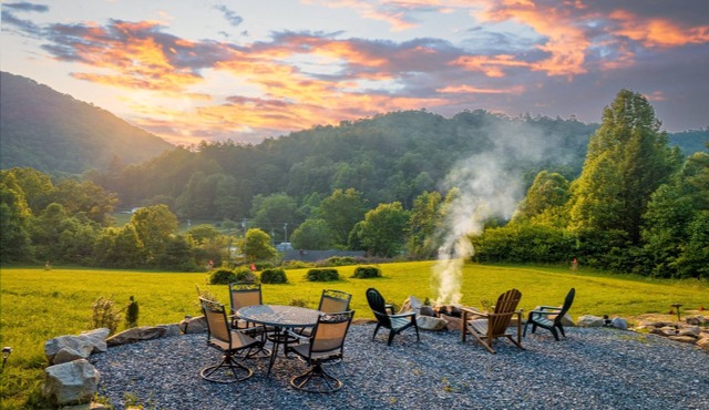 Hidden & Cozy Mountain Gem ~ Tail of the Dragon!