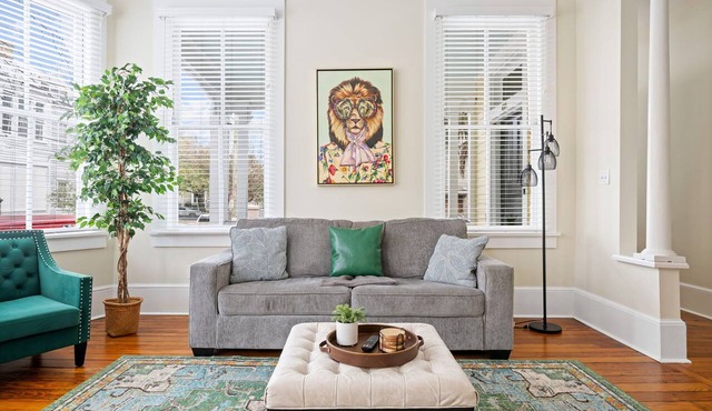 Historic Downtown Family Friendly Spacious Home