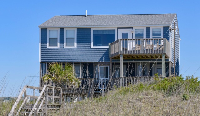 Hobbs Realty - Oceanfront home w/Private Pool, Luggage Lift, and Hot Tub
