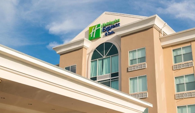 Holiday Inn Express & Suites Columbia-I-26 @ Harbison Blvd by IHG