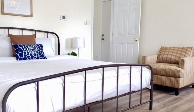Home Close to Fort Bragg, Shopping & Hospitals!
