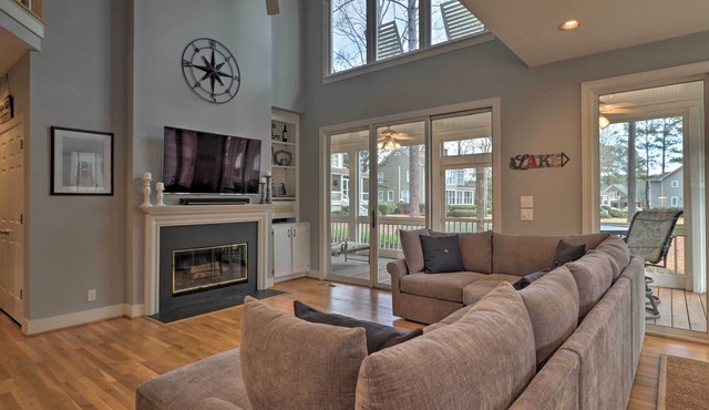 Home Overlooking Lake Oconee w/Resort Amenities!