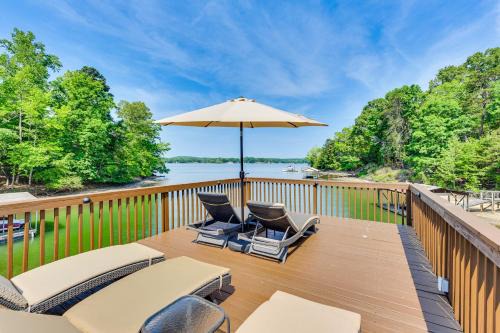 Hot Tub, Dock, Game Room! Stunning Lake Wylie Home