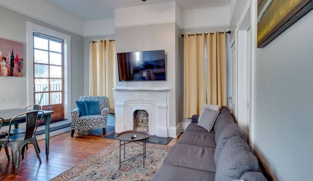 Huge 5 bedroom 5 bath Home in Savannah