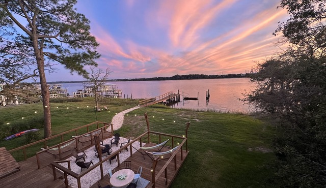 🇺🇸July 4th open🌅LARGE Luxury Riverfront Dock Retreat🎣Peaceful Sunsets & Dolphins🐬
