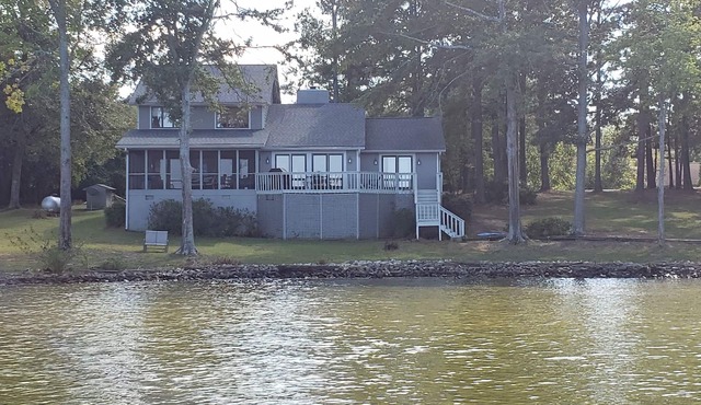 Lake Front House: Lake Murray