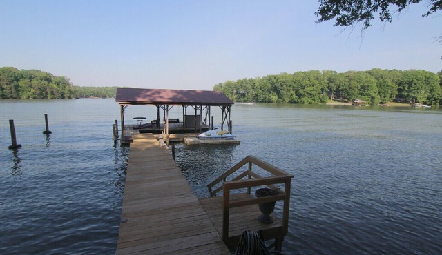 Lake Front, huge views minutes from Mooresville NC