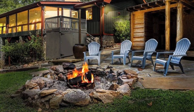 Lake Lanier Escape- Gainesville Lakefront Stay