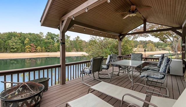 Lakefront Retreat, Dock, Fire Pit, Pet Friendly