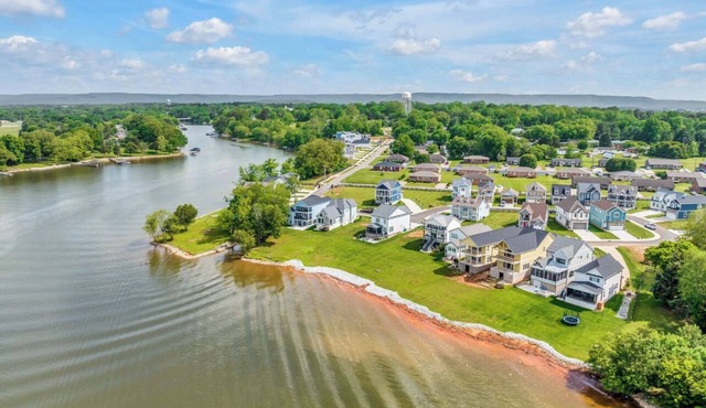 Lakehouse 4BR4BA FreeKayaks 2Kitchen DoubleDeck SwimPool BoatRamp FamilyVacation