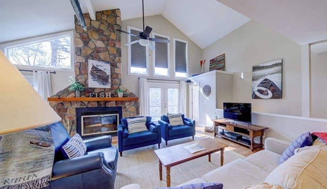 Lakeside Retreat on Lake Rabun