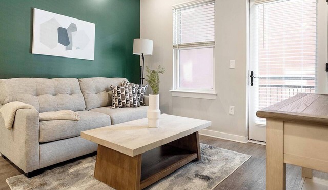 Landing | Amazing 2BD in Downtown