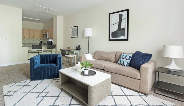 Landing | Beautiful 1BD, Pool, Gym