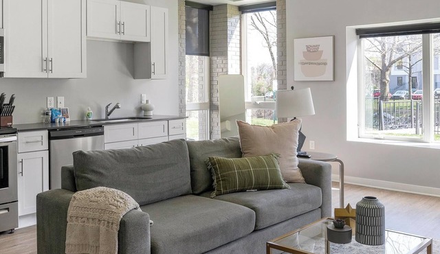 Landing | Beautiful 1BD, Pool, Courtyard