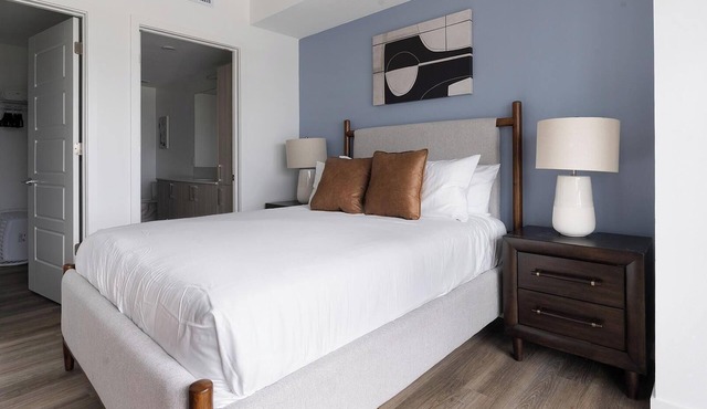 Landing | Beautiful 2BD, Pool