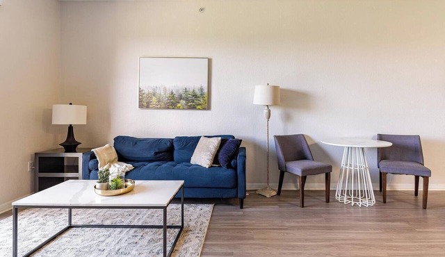 Landing | Chic 2BD, Clubhouse, Gym
