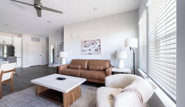 Landing | Chic 2BD, Gym, Pool