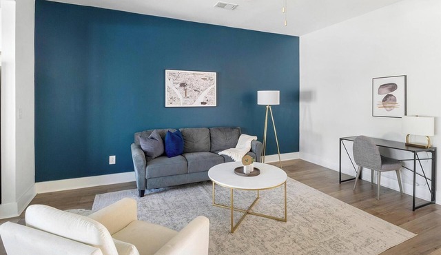 Landing | Chic 3BD, Yoga Studio, Gym