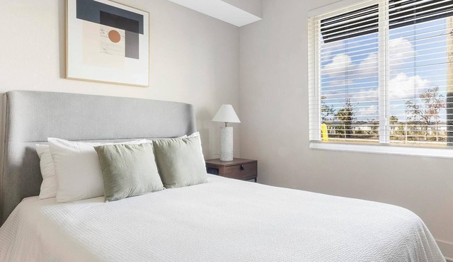 Landing | Modern 2BD, Gym, Pool