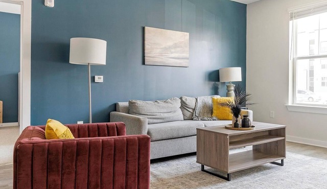 Landing | Modern 2BD, Pool, Gym