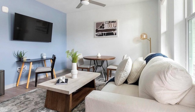 Landing | Modern Studio, Gym, Pool