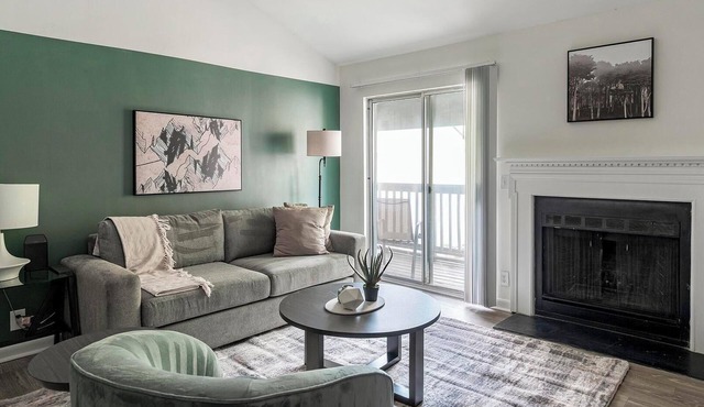 Landing | Spectacular 1BD, Gym, Courtyard
