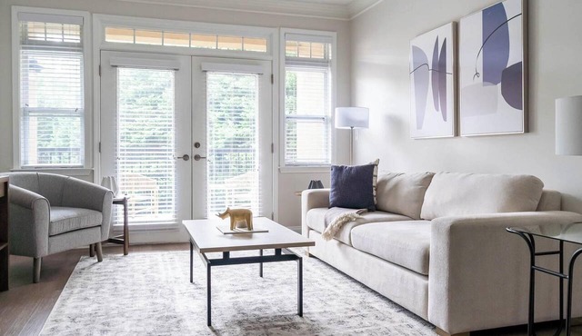 Landing | Spectacular 2BD, Courtyard, Pool