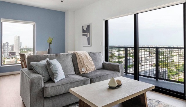 Landing | Spectacular 2BD, Pool