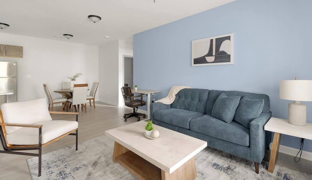 Landing | Stunning 2BD, Clubhouse, Pool