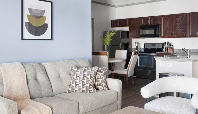 Landing | Stunning 2BD, Pool, Clubhouse