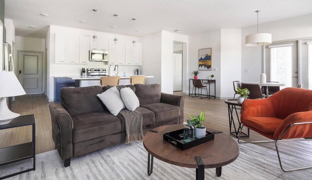 Landing | Stunning 3BD, Gym, Clubhouse