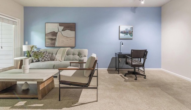 Landing | Stunning 1BD, Pool, Gym