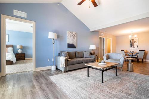 Landing Stylish 3BD Pool Clubhouse