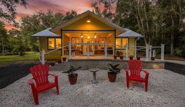 Lily Pad Cottage-Peaceful 2/2 Lake Cottage for Summer Getaway and Relaxation