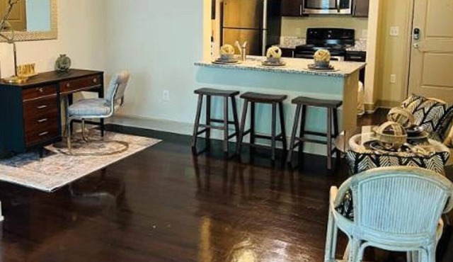 Lovely 2-bedroom located in a great area!