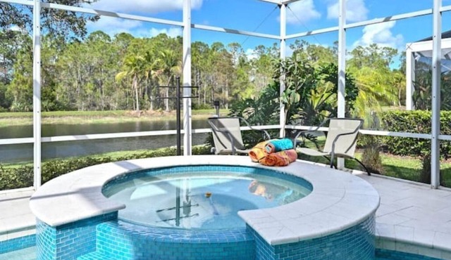 Lovely golf villa in Glen Eagle gated community