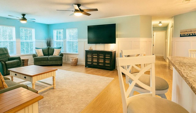 Low Tide Luxury Updated 3-bedroom first floor accessible condo Monthly Discounts