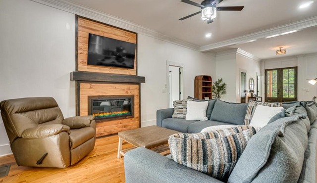 Luxe 4BR Cabin at Innsbruck Resort in Helen