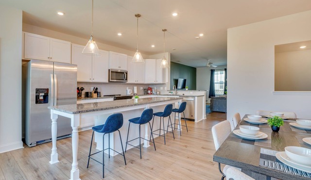 Luxe King 4BR Townhouse to Uptown CLT