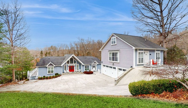 Luxurious Lake Norris Lakefront w/Private Dock, Slide, Fire Pit, Game Room