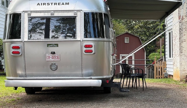 Luxury Airstream Retreat with Fire Pit & French Breakfast