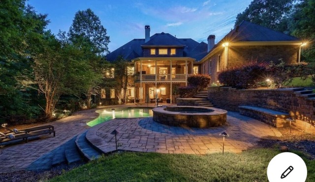Luxury Living on Chattahoochee River!