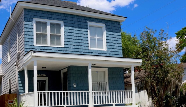 Midtown 2 Stories, Elegant & Comfortable, Newly Renovated Historic Home nearSCAD
