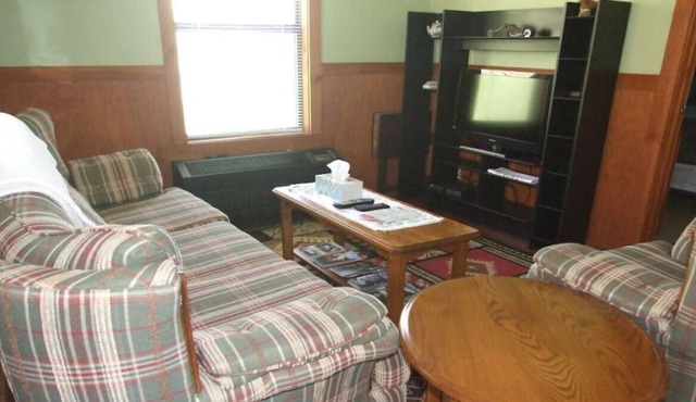 Missy’s Hideout! Bryson City,GSMRR,Casino, Hiking, whitewater rafting,Fishing!